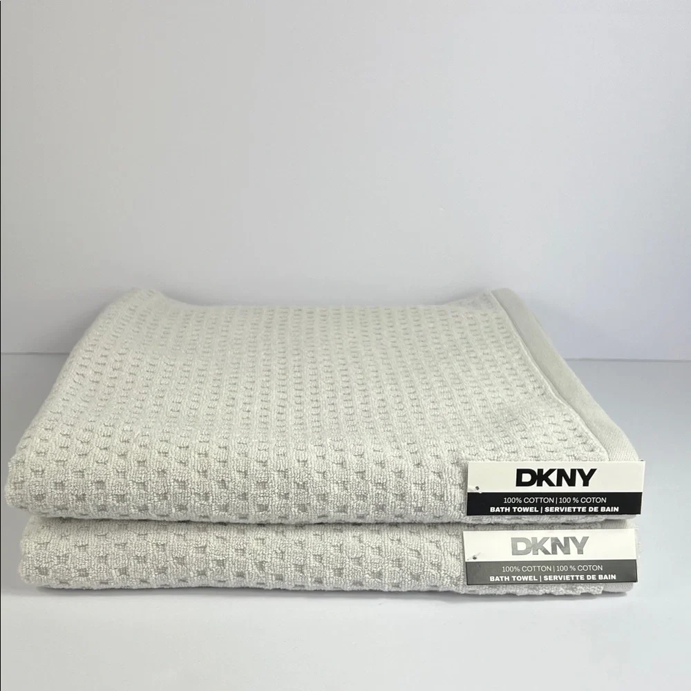 DKNY Bath Towels Light Gray Waffle Weave Textured 100% Cotton Set of 2 NEW